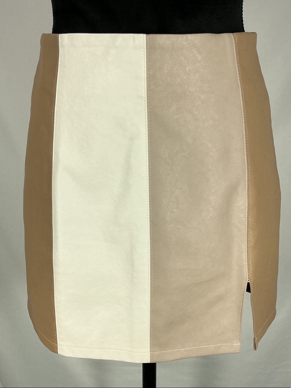 Le Lis Faux Leather Colorblock Panel Mini Skirt Cream Beige Tan Slit Small S